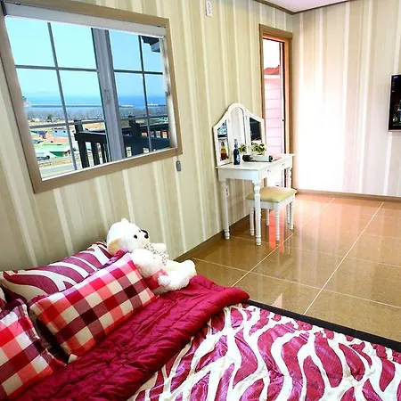 Bluesean Pension Namhae Exterior photo