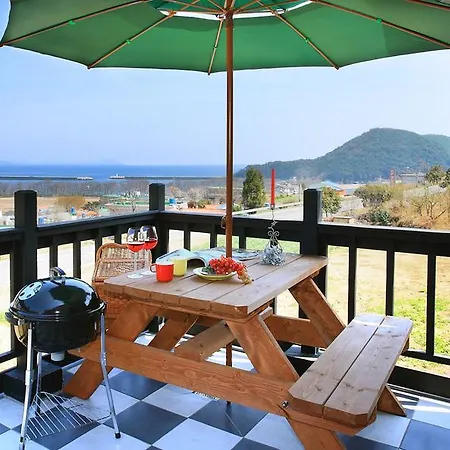 Bluesean Pension Namhae Exterior photo